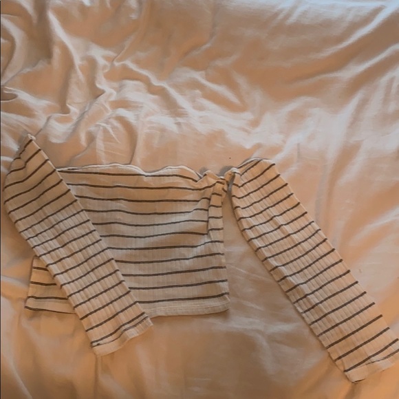 Long Sleeve off the shoulder crop top - Picture 1 of 1